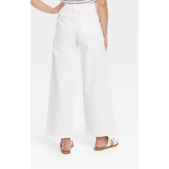 Universal Thread Women's High-Rise Sailor Wide Leg Ankle Jeans in White Size 8 - Picture 2 of 9
